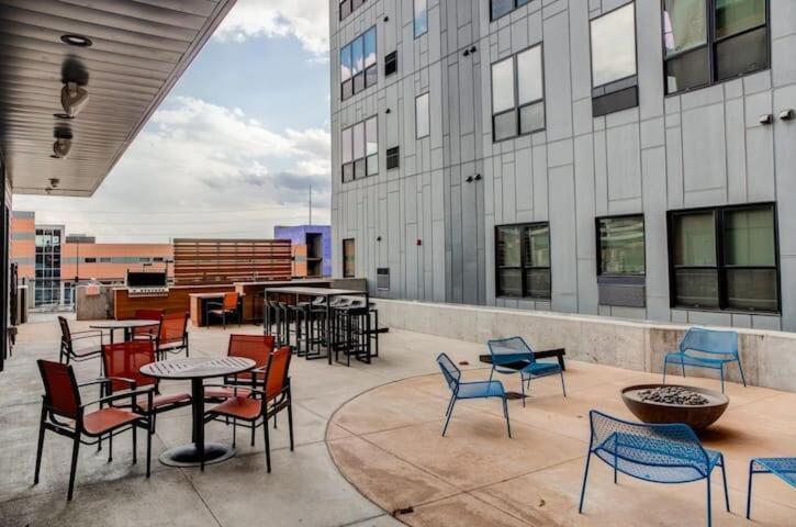 Large Downtown 2Br -Hot Tub-Downtown! Apartment Des Moines Exterior photo